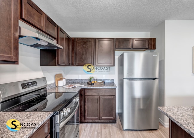 Building Photo - 3849 Hollycrest St