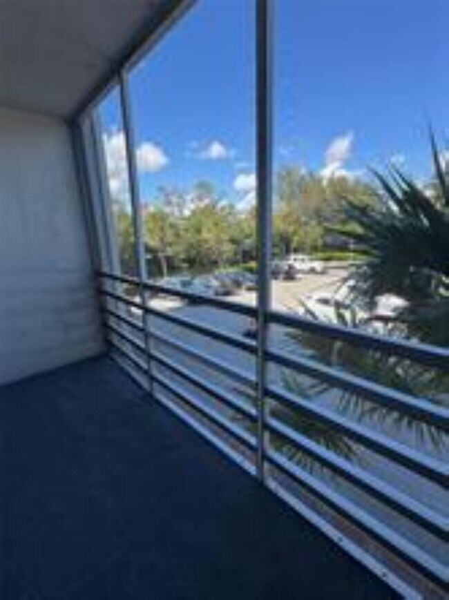 Foto del edificio - 1407 NE 56th St