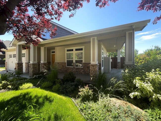 Building Photo - Gorgeous 4 bed 3 bath home in Meridian, ju...