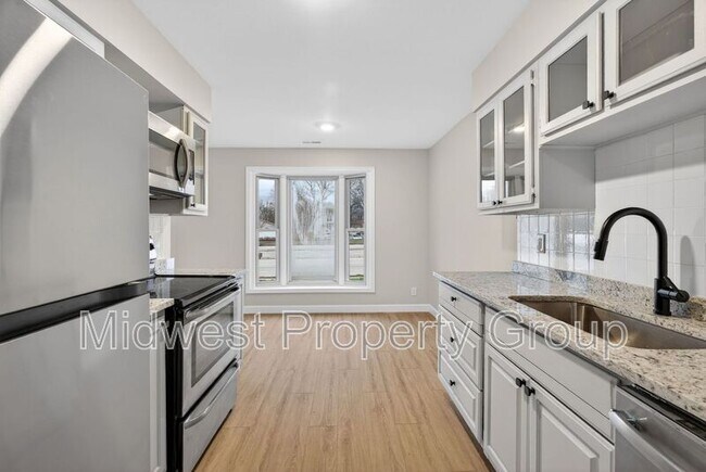 Foto del edificio - 90 Sutters Mill Rd