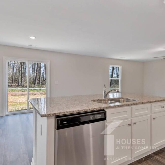 Building Photo - 4057 Reinfield Dr