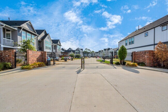 Foto del edificio - 703 Strawberry Pines Ct