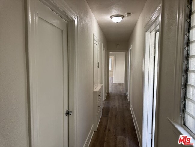 Building Photo - 901 S Berendo St