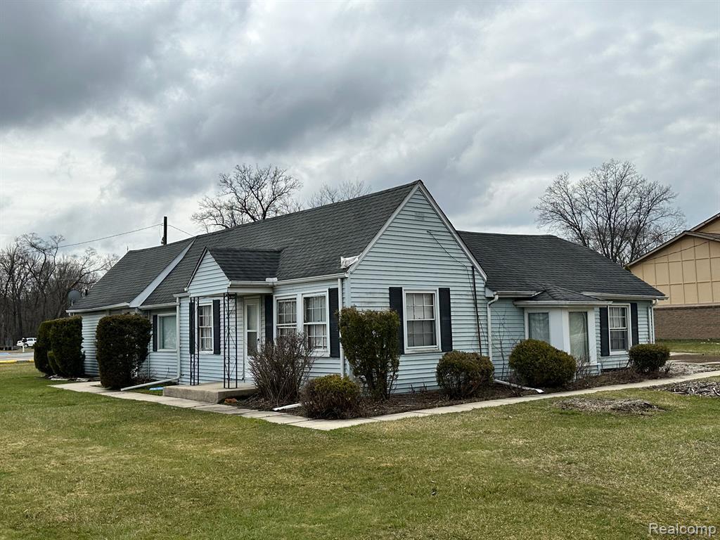 23863 Middlebelt Rd, Farmington Hills, MI 48336 House Rental in