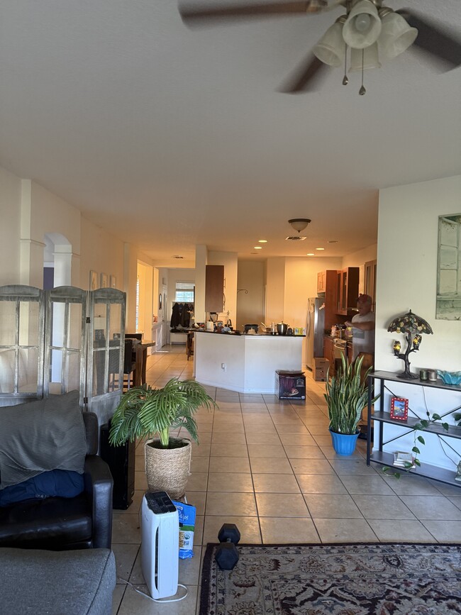 Foto del edificio - 6928 Mapperton Dr