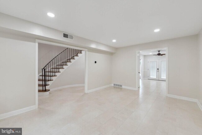 Foto del edificio - 6008 Waterbury Ct
