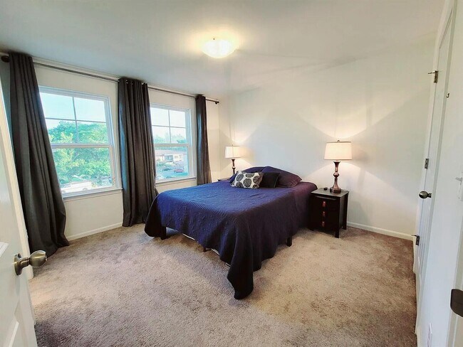 Foto del edificio - 2500 Normandy Rd