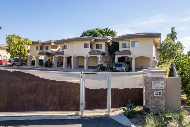 Entrada - Camelback Fountains Condominiums