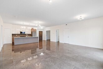 Building Photo - 1414 Main St