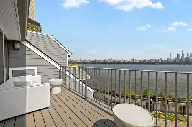 Building Photo - 4D Cove Ln N