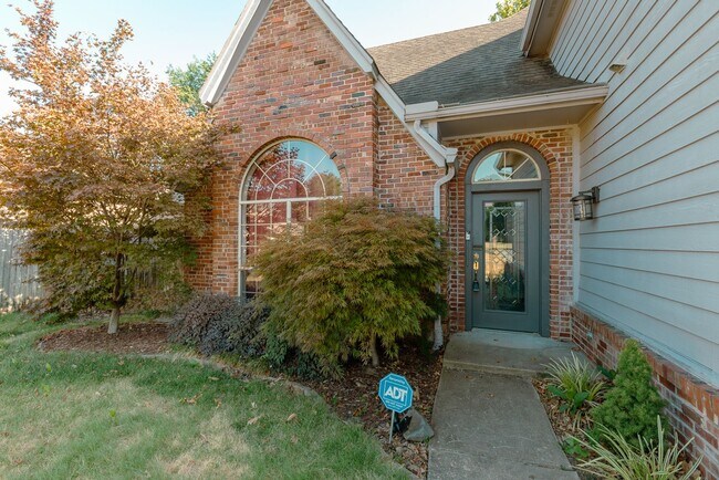 Foto del edificio - 4 Bed | 3 Bath in South Tulsa!