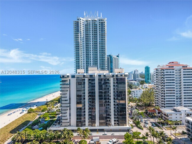 Foto del edificio - 6423 Collins Ave