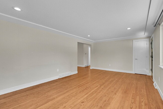 Building Photo - $3,045.00, 4-bed, 3 bath, located in Arvada.