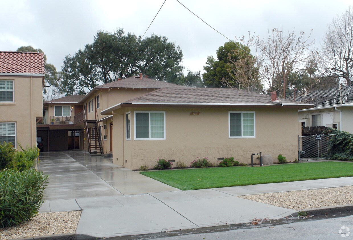 Foto del edificio - 715 Pettis Ave