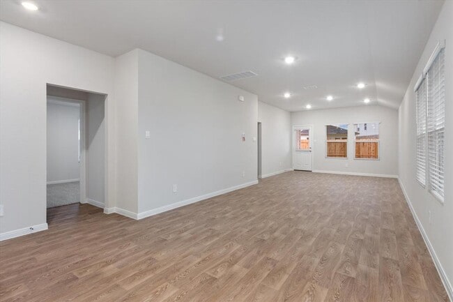 Foto del edificio - 108 Raymondville Path