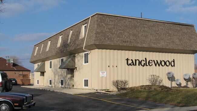 Building Photo - 634 W Foulke Ave