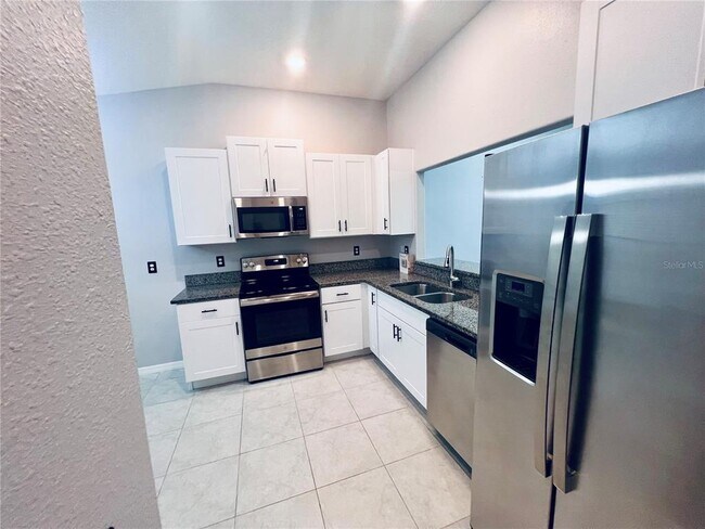 Foto del edificio - 13269 Crest Lake Dr