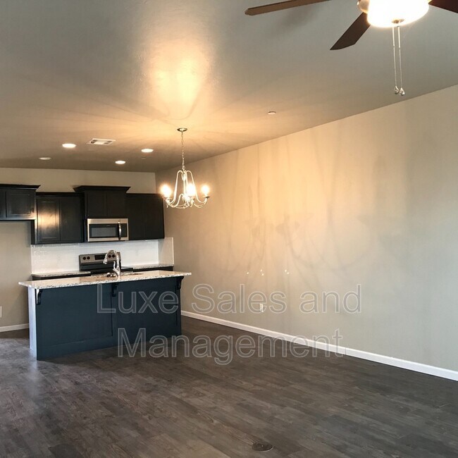 Foto del edificio - 735 SW 14th St