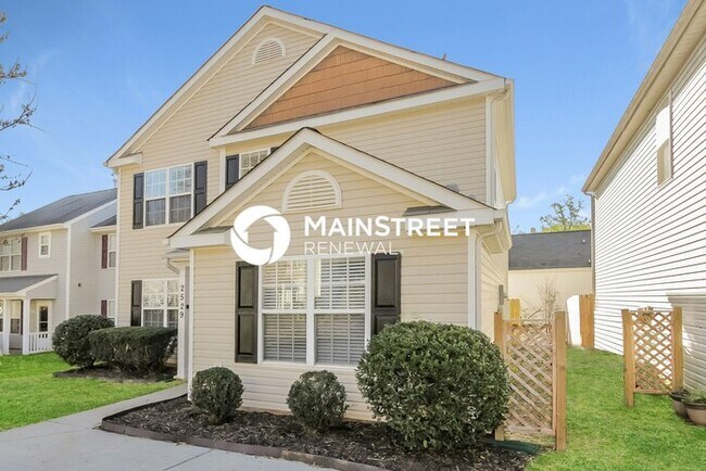 Building Photo - 4 Bedroom Pet-Friendly Home in Charlotte, NC with Main Street Renewal