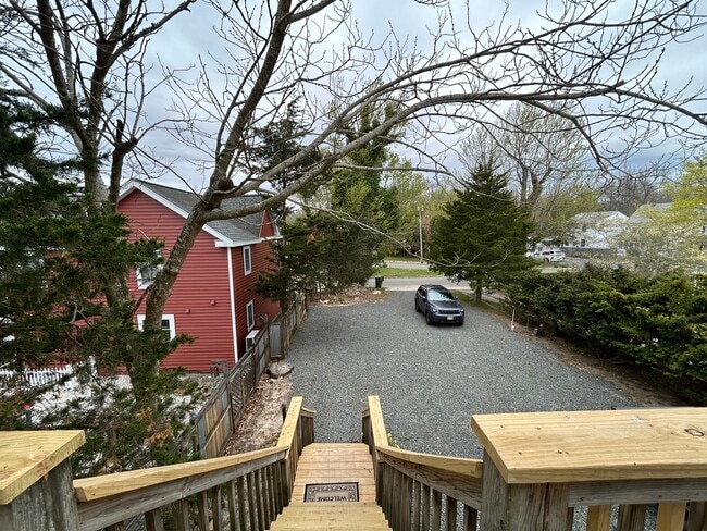 Building Photo - 177 Maple Ave
