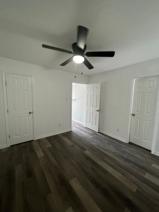 Photo - 4001 Yellowstone Blvd Apartments