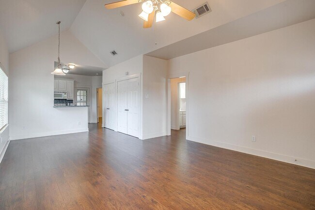 Foto del edificio - Wayside Duplex