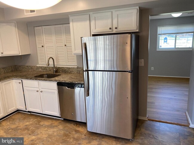 Building Photo - 5211 Bangor Dr