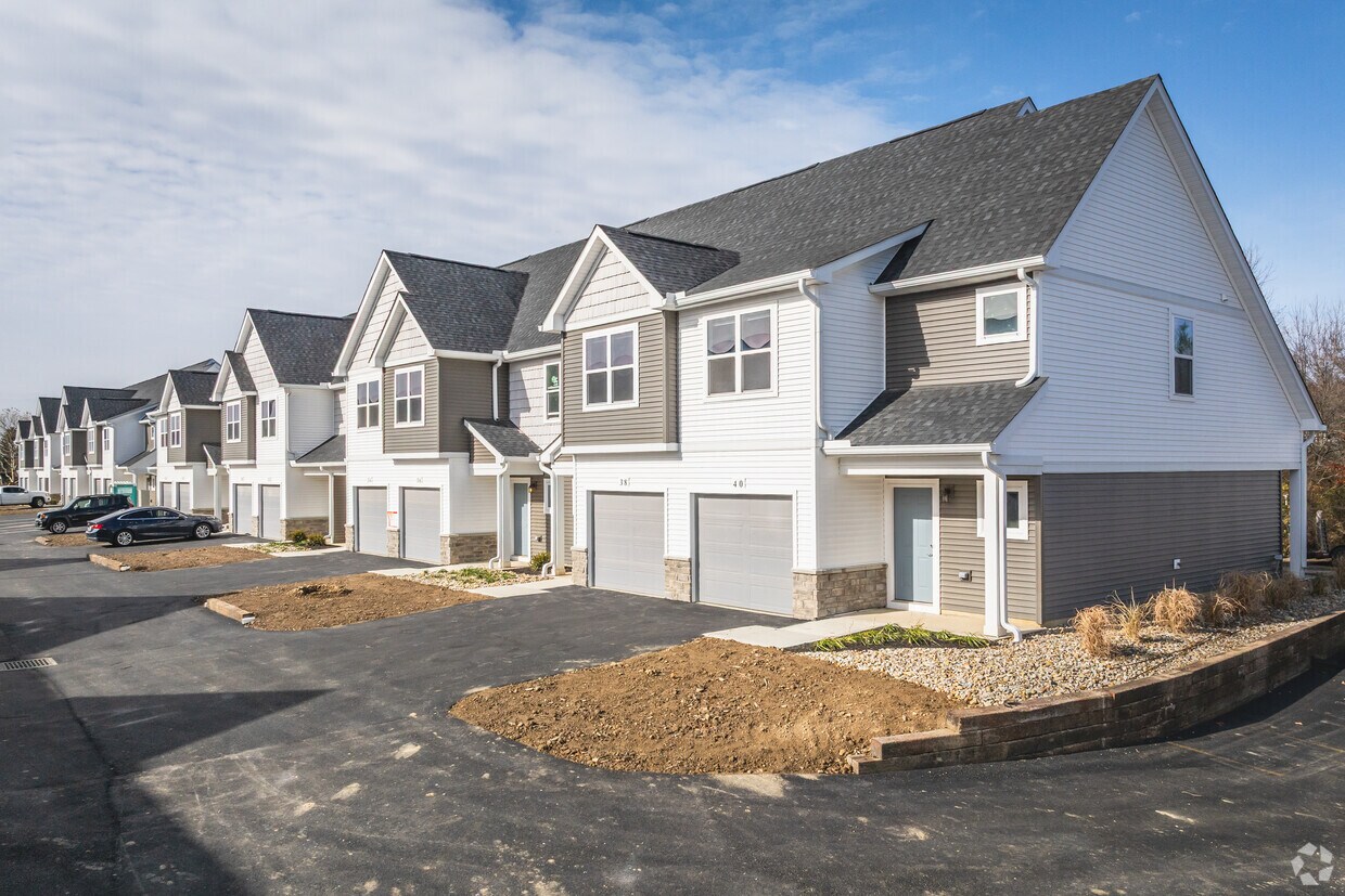 Foto principal - Brynn Mar Crossing - Brand New Townhomes