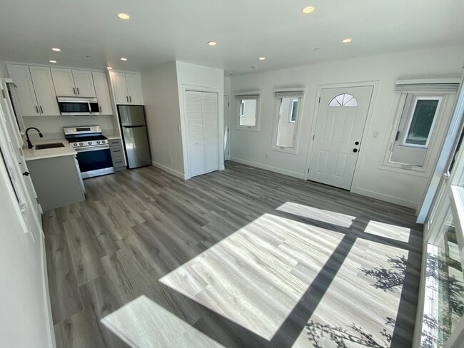 Building Photo - 1217 9th St