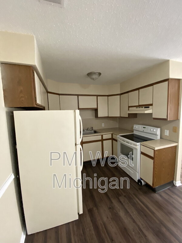 Foto del edificio - 6065 In the Pines Dr SE
