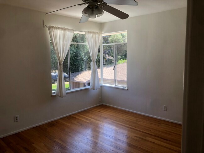 Bedroom - 1611 Riverside Dr