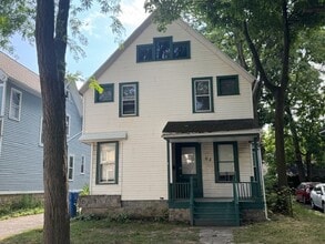 Building Photo - 64 Edmonds St