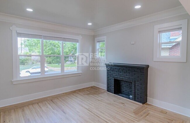Building Photo - 1415 N Raleigh St