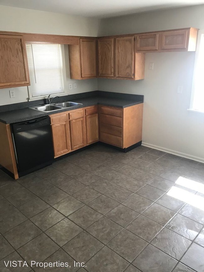 Foto del edificio - 3 br, 1 bath House - 5006 Kendall Road
