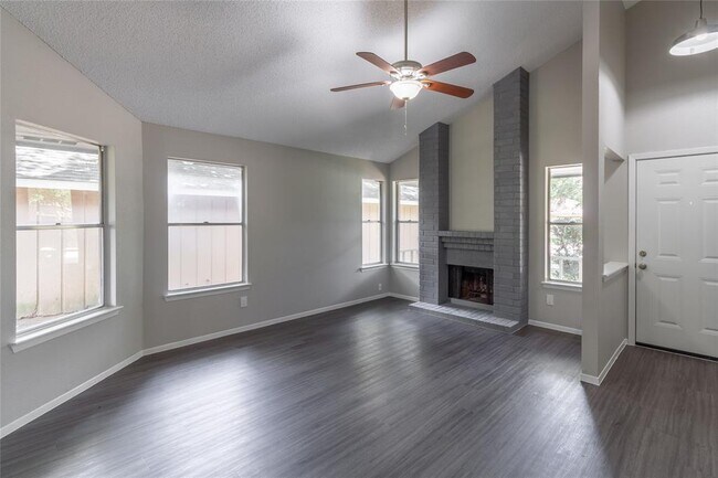 Building Photo - 3118 Lucida Ln