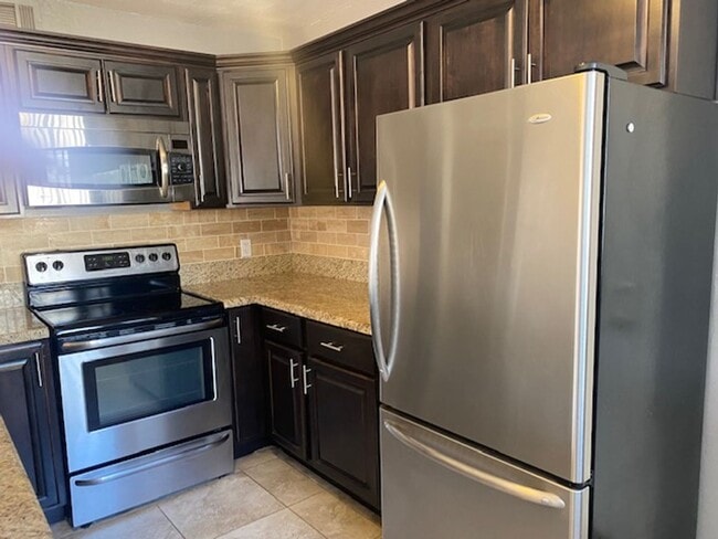 Foto del edificio - 2532 N 49th St