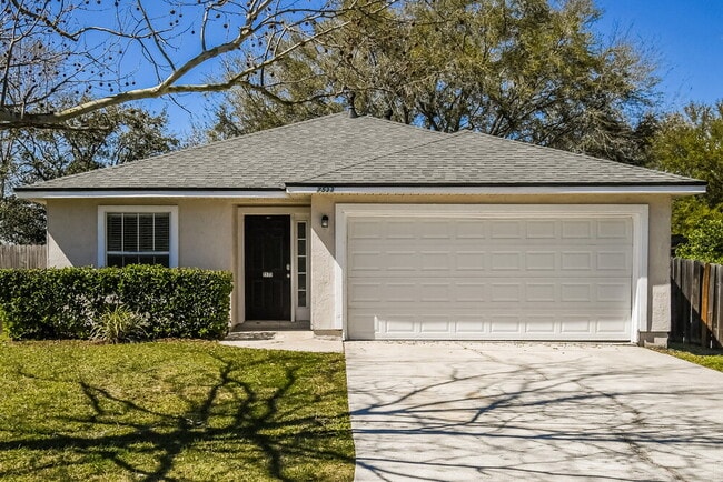 Building Photo - 7533 International Village Dr