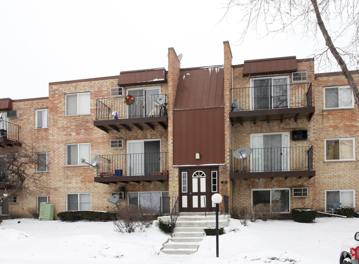 Building Photo - 321 Hawthorne Cir
