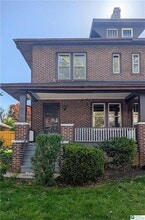 Building Photo - 1030 N New St