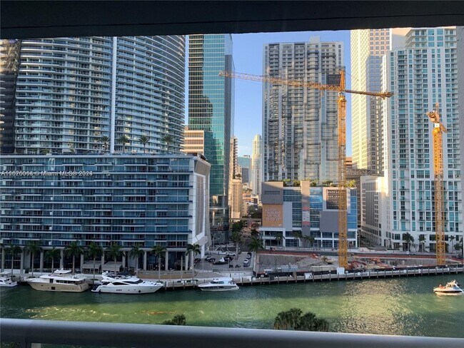 Building Photo - 475 Brickell Ave