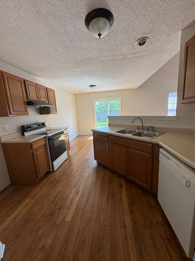 Building Photo - 1209 Porchester Ln