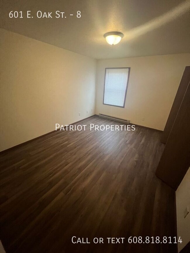 Foto del edificio - 601 E Oak St