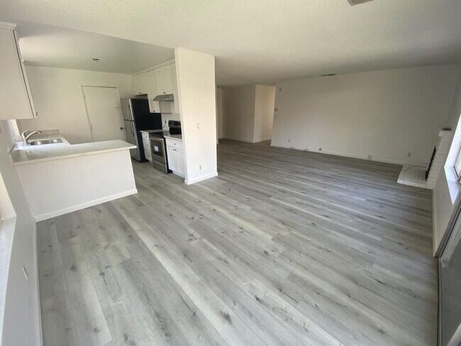 Building Photo - 3250 Boswall Ct