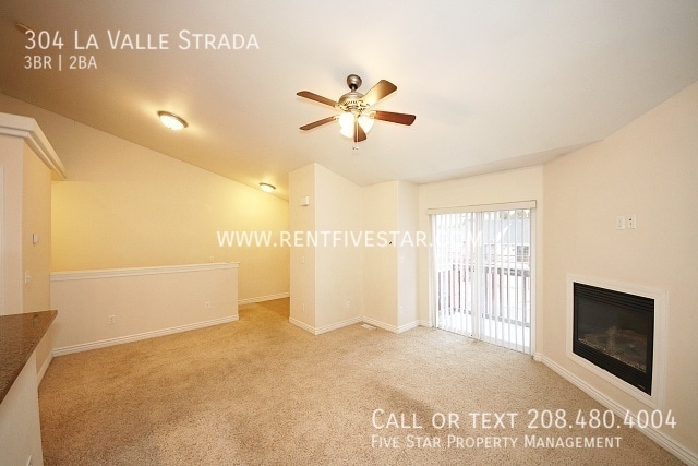 Building Photo - 304 La Valle Strada Ln