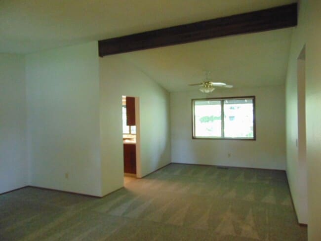 Building Photo - 3 Bedroom/2 Bathroom Ranch Style Home In D...