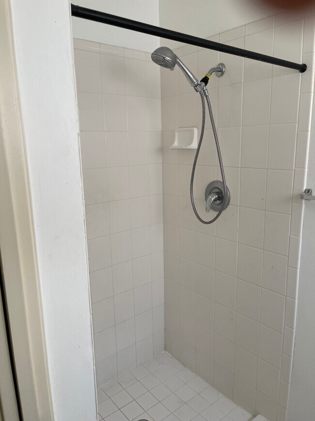 Foto del edificio - 1830 Salisbury Dr