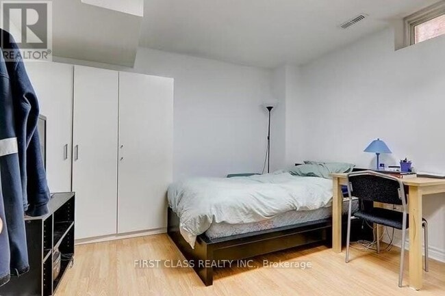 Building Photo - 5 Quantum St