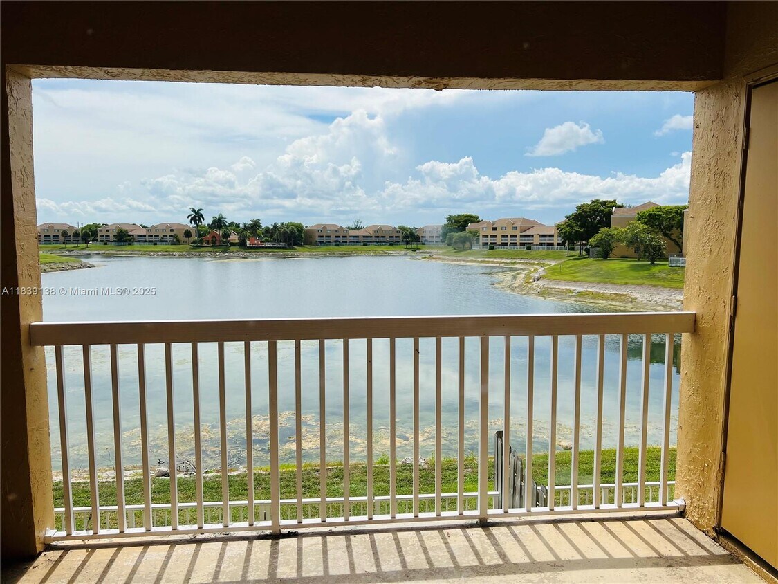 Foto principal - 5200 NW 31st Ave