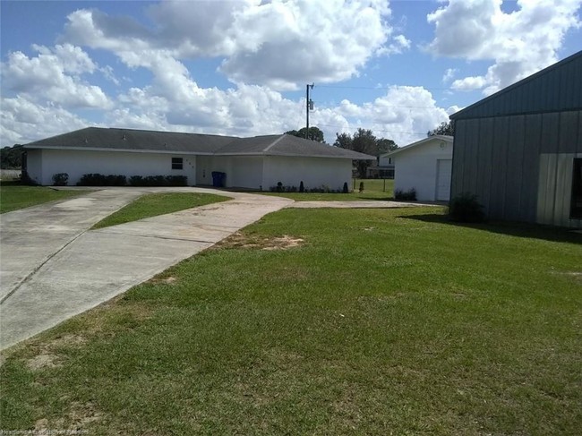 Building Photo - 266 Hillside Dr