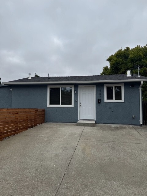 Primary Photo - 447 Arroyo Ave